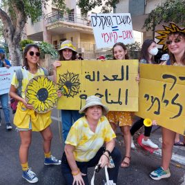 Eliza Mayo and students at 2021 Tel Aviv Climate March
